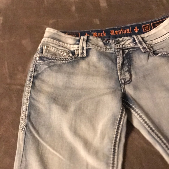 π¨ SOLD π¨ Like new capris ππ» - Picture 3 of 6